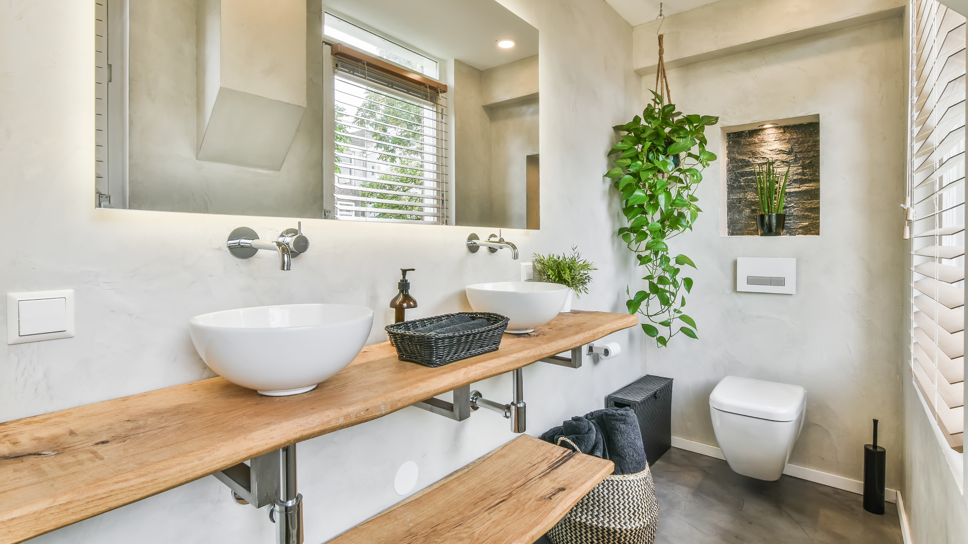 5 Luxury Bathroom Trends That Pune Renovation Companies Swear By